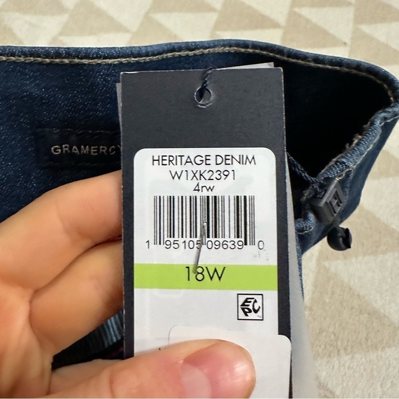 Tommy Hilfiger
Plus Size TH Flex Gramercy Pull-On Jeans - Picture 6 of 6